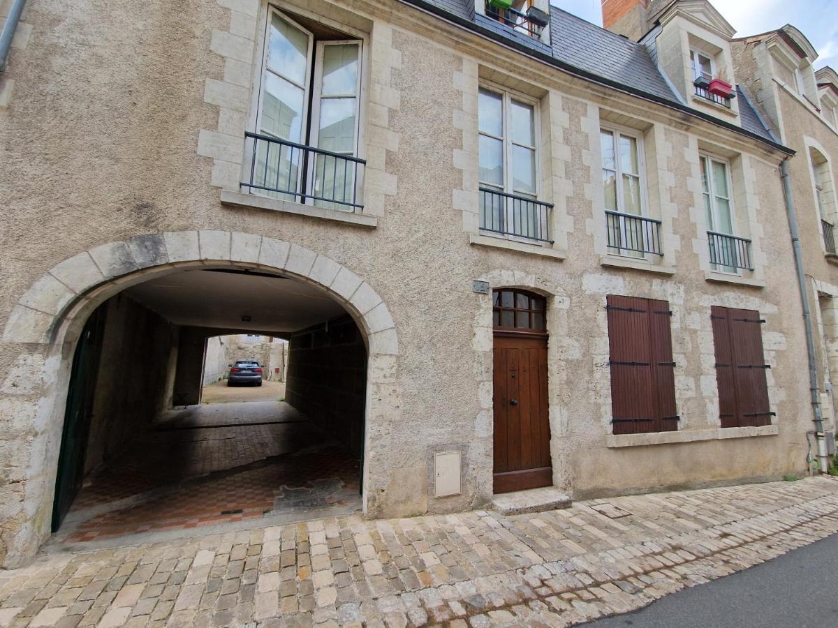 Le Saint Jean Et Son Parking Privee Daire Blois Dış mekan fotoğraf